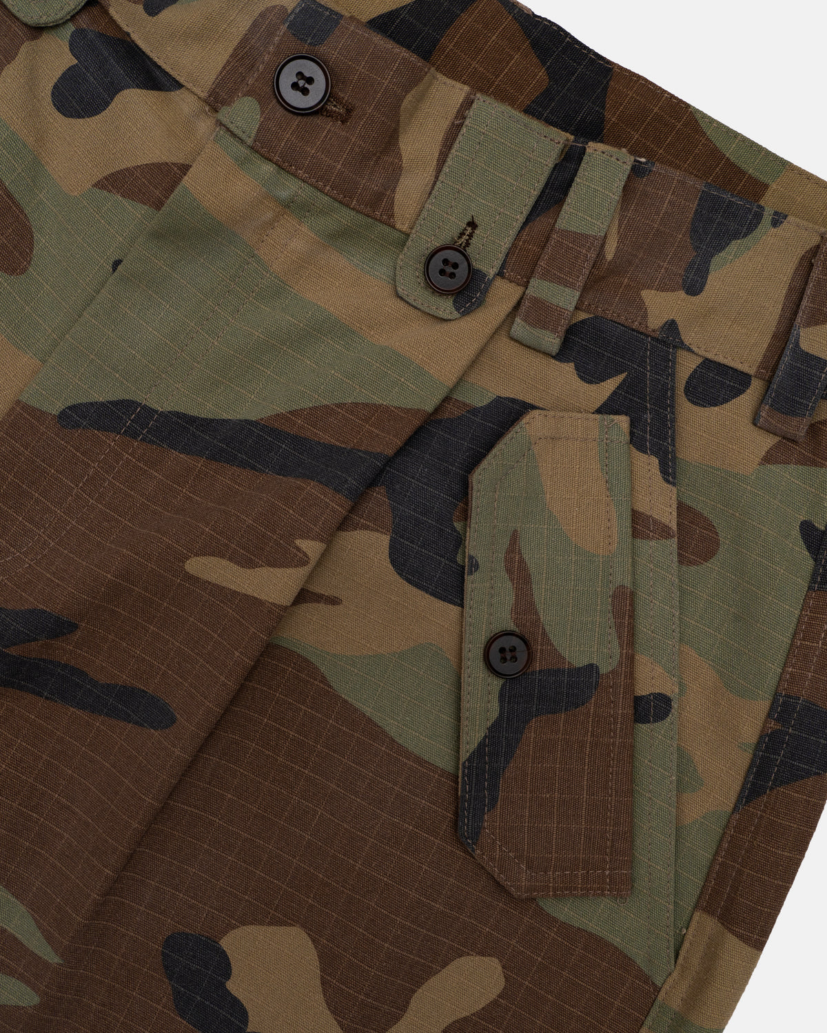BAGGY CAMO CAPRI CARGOS