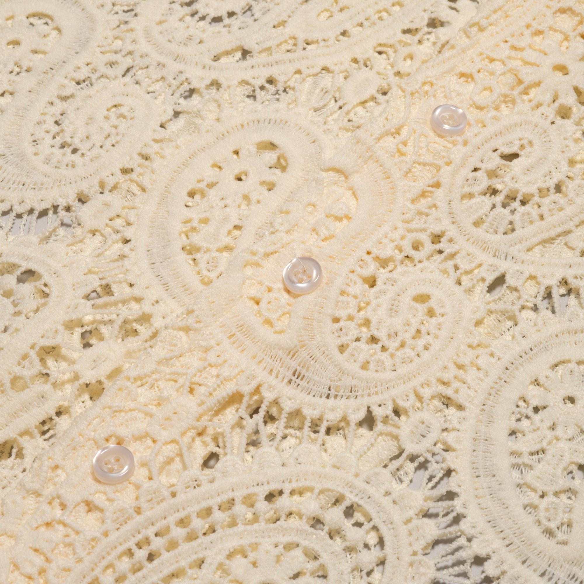 CREAM PAISLEY BUTTON - UP - Nostalgia