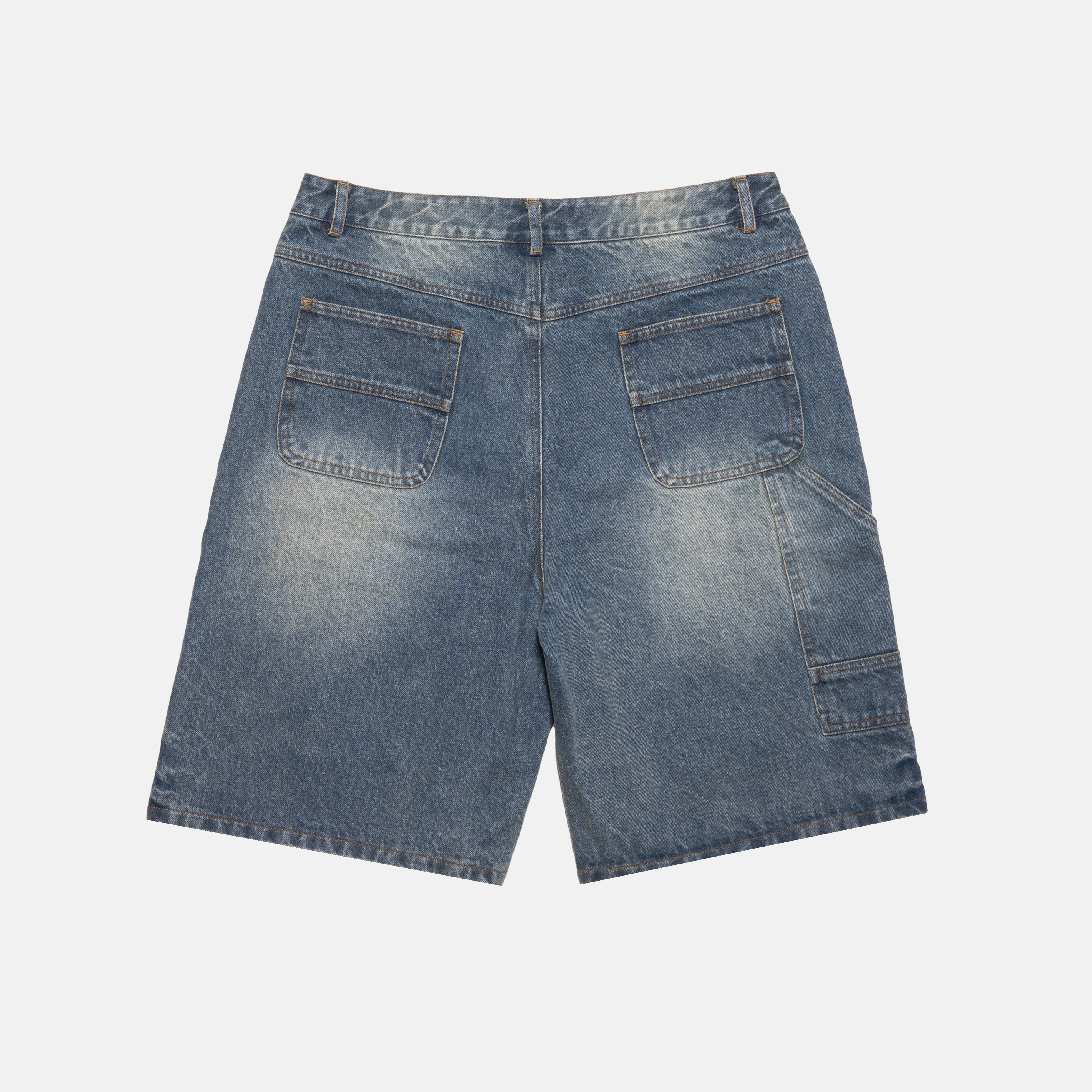 LIGHT WASH JEAN SHORT